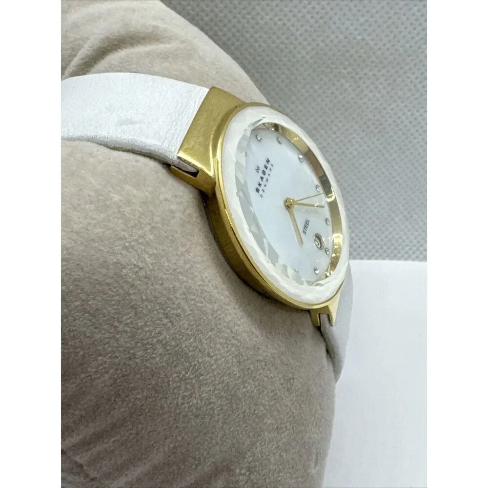 Skagen SKW2033 Women's White Leather Analog Mother of Pearl Dial Watch JNA955